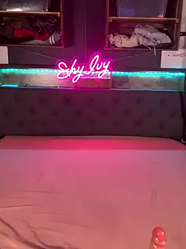 Shy Ivy online show from 09/25/25, 08:34