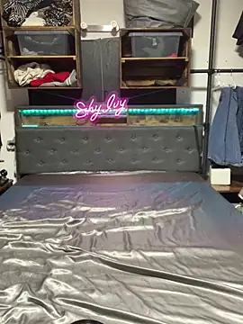 Shy Ivy online show from 10/17/25, 09:06