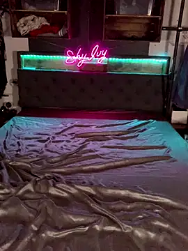 Shy Ivy online show from 10/19/25, 08:09