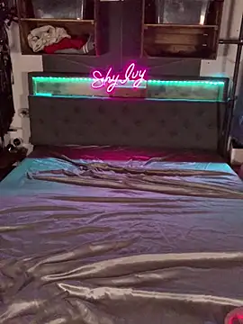 Shy Ivy online show from 10/20/25, 08:20