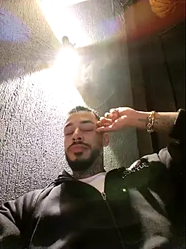 VinzenzRizzo online show from 11/17/25, 02:50