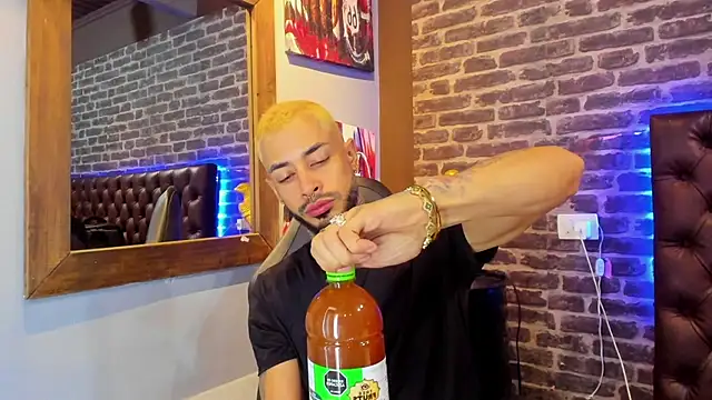 VinzenzRizzo online show from 12/16/25, 04:17