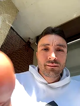 Snapshot of SemprePerverso chatting on 10/02/25, 12:45 SemprePerverso online show from 10/02/25, 12:45