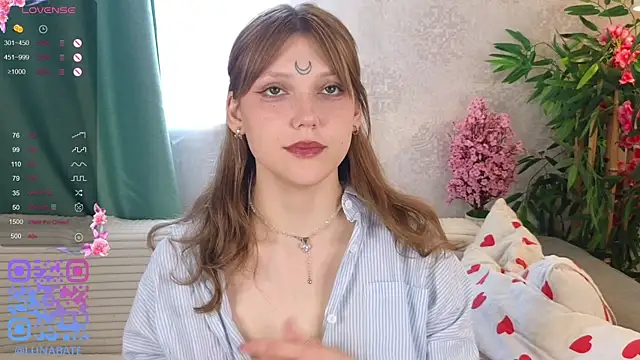 Snapshot of Lunabate chatting on 10/10/25, 05:06 Lunabate online show from 10/10/25, 05:06
