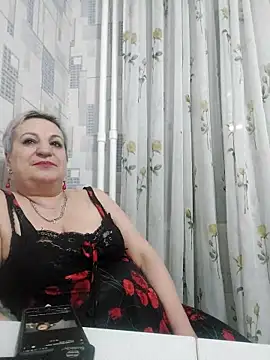 StarNicole online show from 11/04/25, 06:18