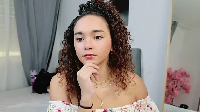 Taylor Tina online show from 10/19/25, 12:17