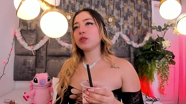 PatyLawrence online show from 11/23/25, 04:23