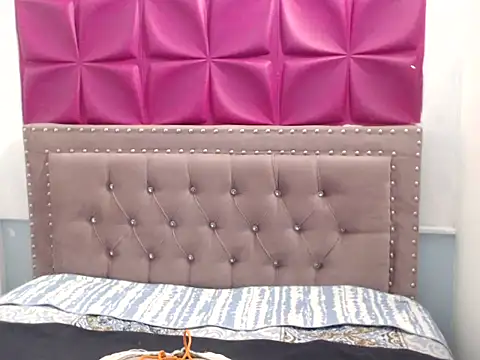 LyaCooper online show from 09/11/25, 02:39