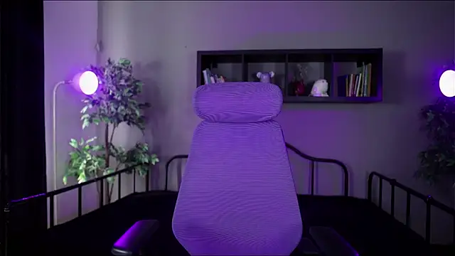 Sabrina bloom online show from 11/11/25, 12:38