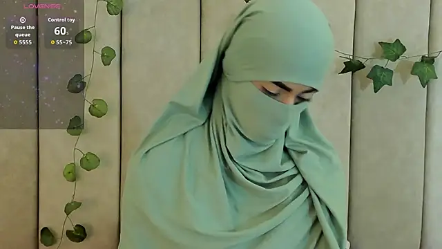  Zahiira  online show from 10/08/25, 11:52