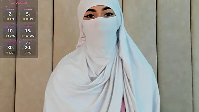  Zahiira  online show from 12/18/25, 12:00