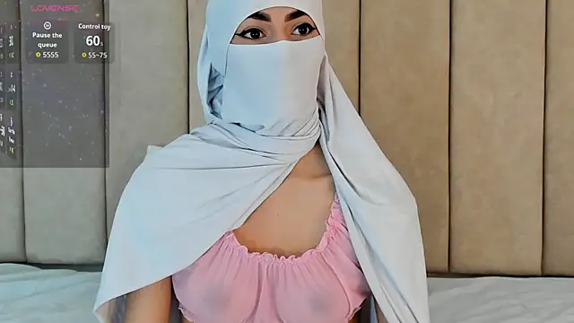  Zahiira  online show from 01/14/26, 12:11