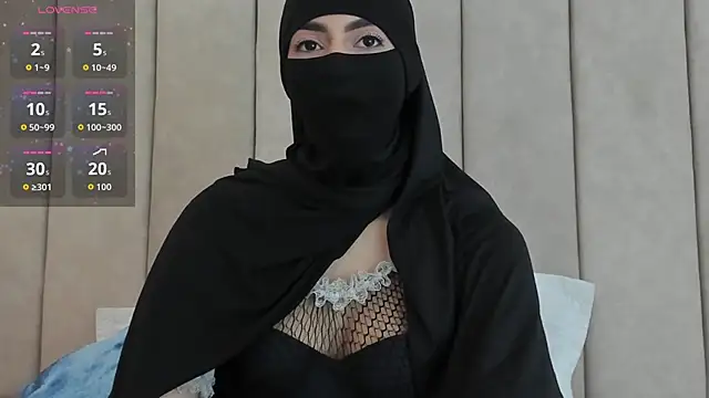  Zahiira  online show from 03/28/26, 12:16