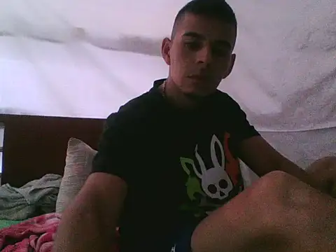 Snapshot of yersey9305 chatting on 07/22/26, 01:36 yersey9305 online show from 07/22/26, 01:36