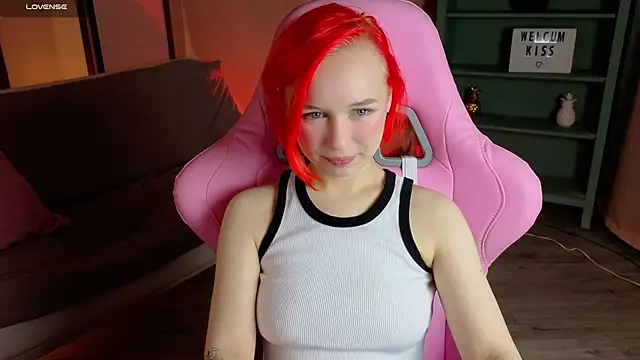 NaomiYoru online show from 10/02/25, 08:27