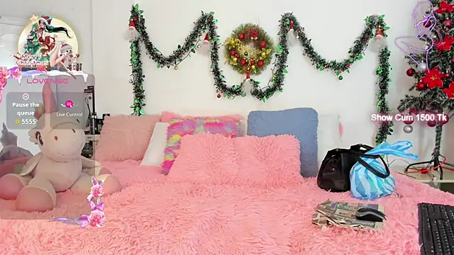 Ariana-Fernandez online show from 12/20/25, 12:45