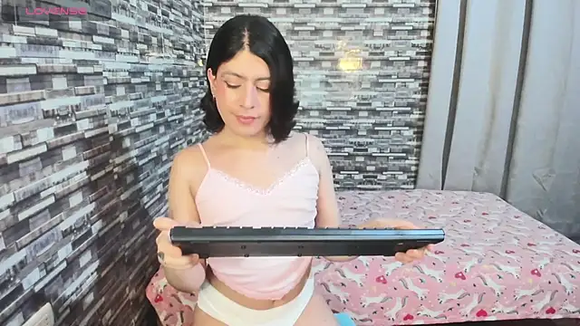 xxxEmmaxx online show from 01/06/26, 03:10