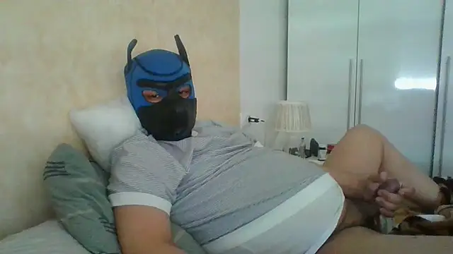 Snapshot of soumicuckold1 chatting on 04/05/26, 12:24 soumicuckold1 online show from 04/05/26, 12:24