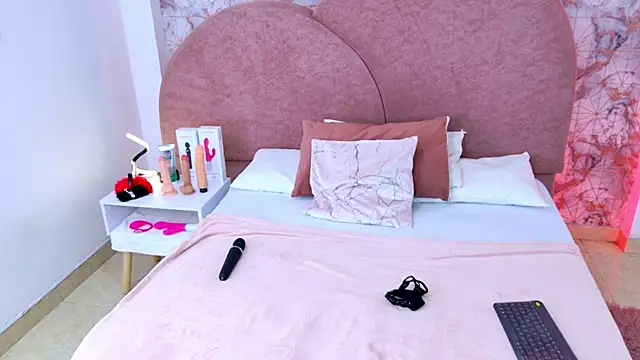 RavenGloomy online show from 11/04/25, 07:57