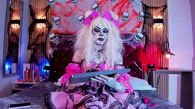 Megan Rodriguez online show from 10/15/25, 07:14