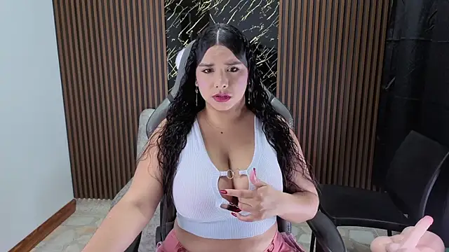 Emy topless online show from 11/11/25, 11:10