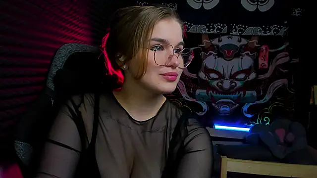 SophieMurrr online show from 10/21/25, 04:08