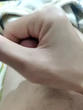 emrekzlk52 online show from 10/19/25, 01:23