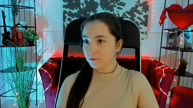 Snapshot of VirtuallVoyant chatting on 09/15/25, 05:18 VirtuallVoyant online show from 09/15/25, 05:18