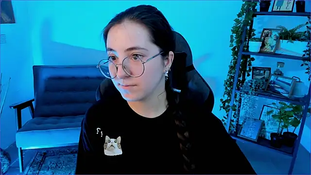 Snapshot of VirtuallVoyant chatting on 10/02/25, 07:15 VirtuallVoyant online show from 10/02/25, 07:15