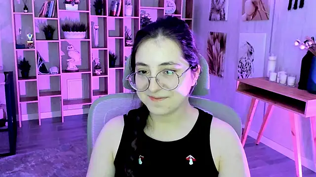 Snapshot of VirtuallVoyant chatting on 11/05/25, 04:45 VirtuallVoyant online show from 11/05/25, 04:45