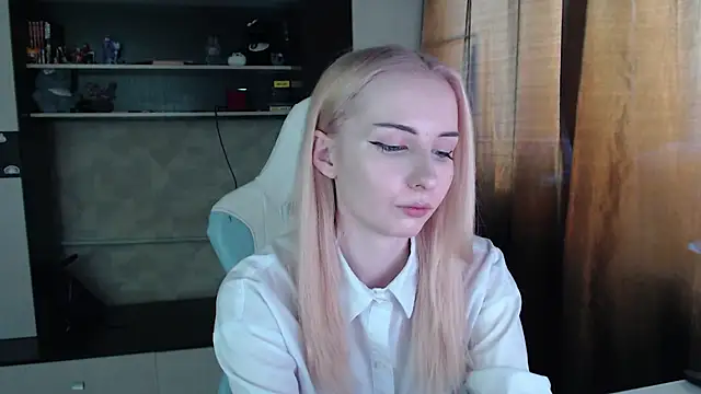 Cutti Crystal online show from 04/02/26, 01:58