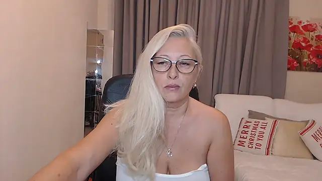 ValeriaSharm online show from 10/23/25, 10:25