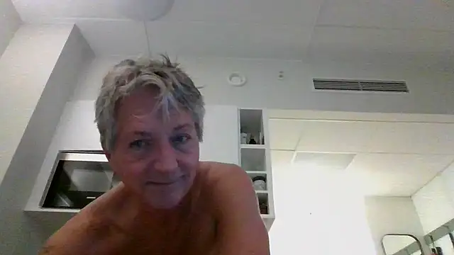 Swegay12-Exhi online show from 10/20/25, 04:29