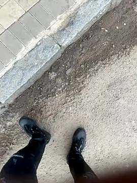 Snapshot of kamo012000 chatting on 11/19/25, 10:48 kamo012000 online show from 11/19/25, 10:48