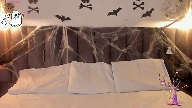 Sophie Smith19  online show from 10/23/25, 03:33