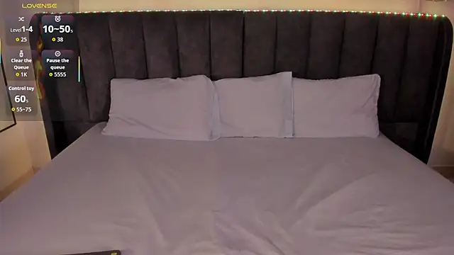 Sophie Smith19  online show from 02/19/26, 02:02