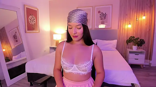 AuroraEvanss online show from 11/11/25, 09:26