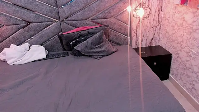 SASHA BROWNIE   online show from 11/13/25, 08:08