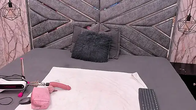 SASHA BROWNIE   online show from 03/17/26, 07:39