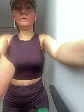Snapshot of Tinymilf_ chatting on 06/29/26, 06:30 Tinymilf online show from 06/29/26, 06:30