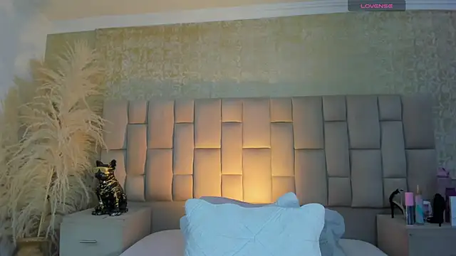 cloesummerr  online show from 01/19/26, 01:26