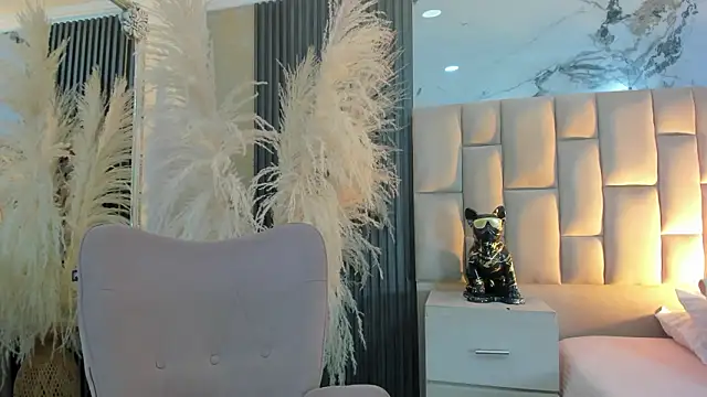 cloesummerr  online show from 02/09/26, 01:04