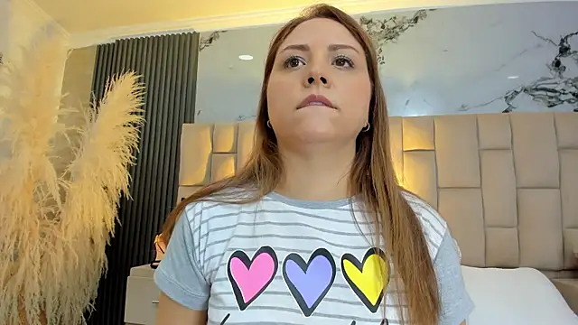 cloesummerr  online show from 05/27/26, 12:46