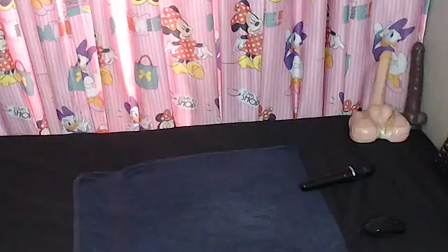 TrishahXo online show from 05/11/26, 06:30