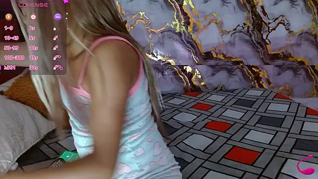 Snapshot of scarlethcooper99 chatting on 03/03/26, 10:21 scarlethcooper99 online show from 03/03/26, 10:21