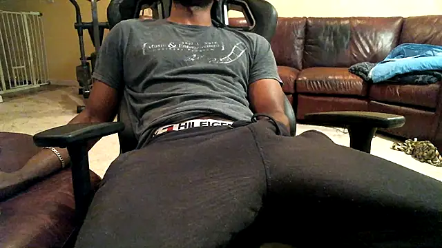 james421   online show from 12/01/25, 05:56