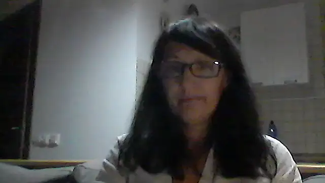 Snapshot of Elena48324 chatting on 09/09/25, 05:45 Elena48324 online show from 09/09/25, 05:45