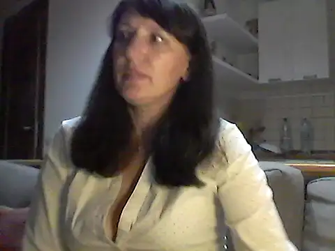 Snapshot of Elena48324 chatting on 09/22/25, 06:10 Elena48324 online show from 09/22/25, 06:10