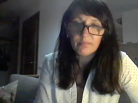 Snapshot of Elena48324 chatting on 09/29/25, 05:18 Elena48324 online show from 09/29/25, 05:18