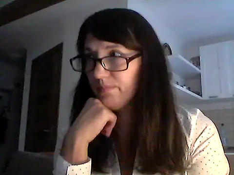 Snapshot of Elena48324 chatting on 10/04/25, 01:31 Elena48324 online show from 10/04/25, 01:31